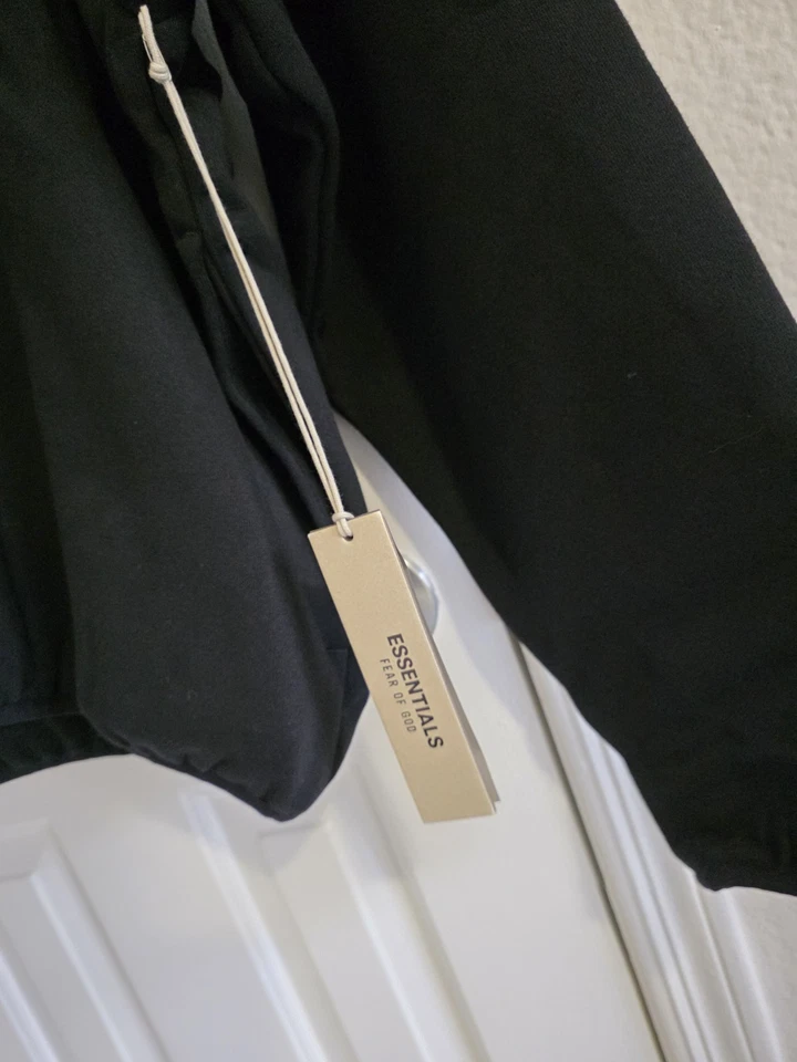 Essentials Sudadera con Capucha Negra NBA Talla Mediana NUEVA con Etiquetas 100% Auténtica Nueva con Etiquetas Foto 2 de 4