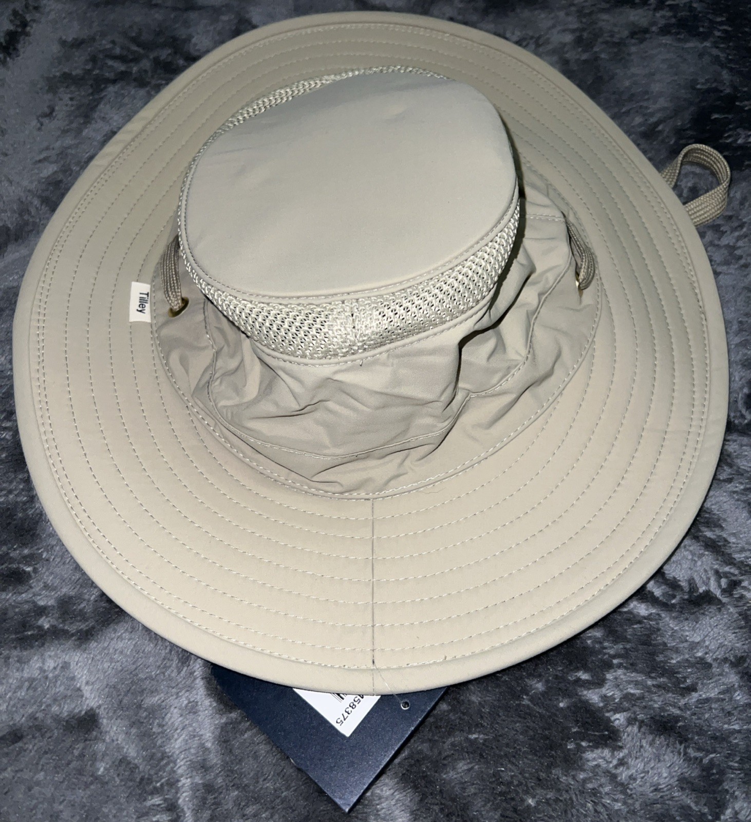 SIZE 7 3/8Tilley LTM5 Airflo Hat KHAKI