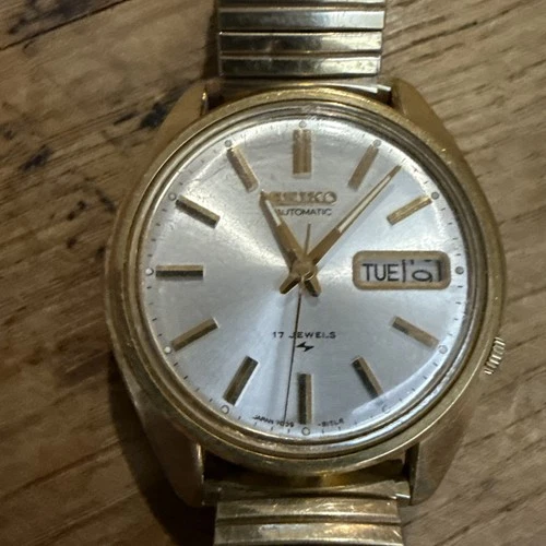 Mens Vintage Seiko 7009-8129 Automatic 17 Jewels Watch.  Tested & Runs Well