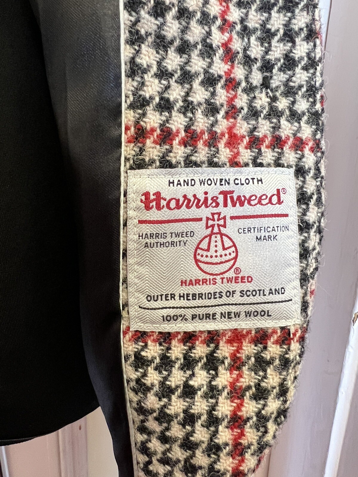 New Ladies Harris Tweed 100 Wool Black /Red/White DogTooth Check