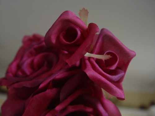 GRAN SPRAY DE ORGANZA BORGOÑA DE SEDA PURA DE ROSAS Y BROTES - Imagen 5 de 7