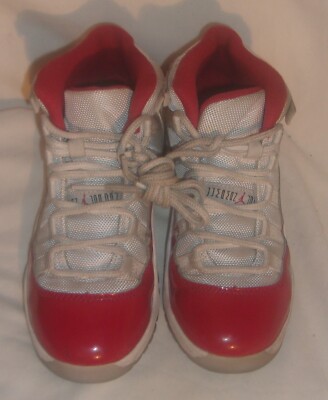 SIZE 1.5Y JORDAN RETRO CHERRY SHOES FOR KIDS NEED CLEANING JUST LIGHT WEAR