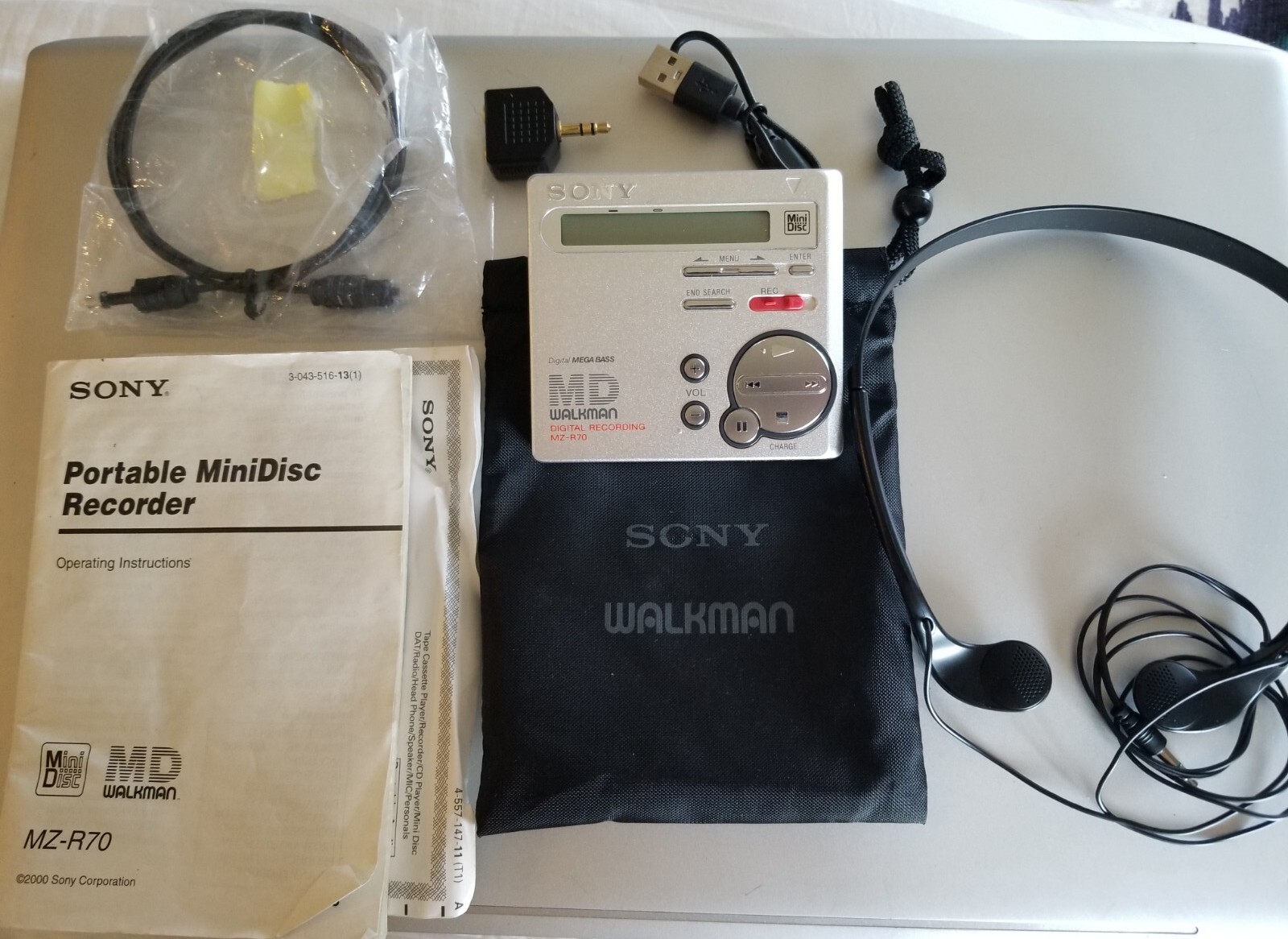 Vintage! SONY MD WALKMAN Digital Recording (Model MZR70) **W