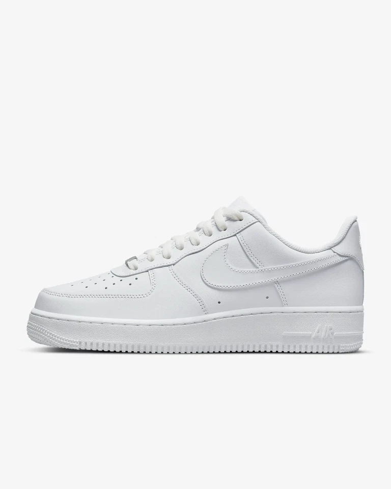 Nike Air Force 1 '07 Low Triple Blanco Foto 3 de 4