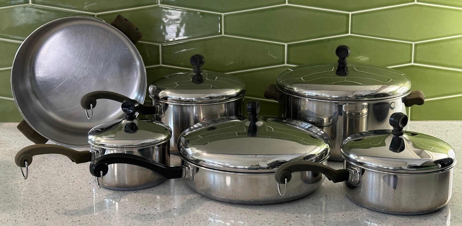 Farberware Vintage 11 Piece Aluminum Clad Stainless Steel Pots Pans Set USA
Opens in a new window or