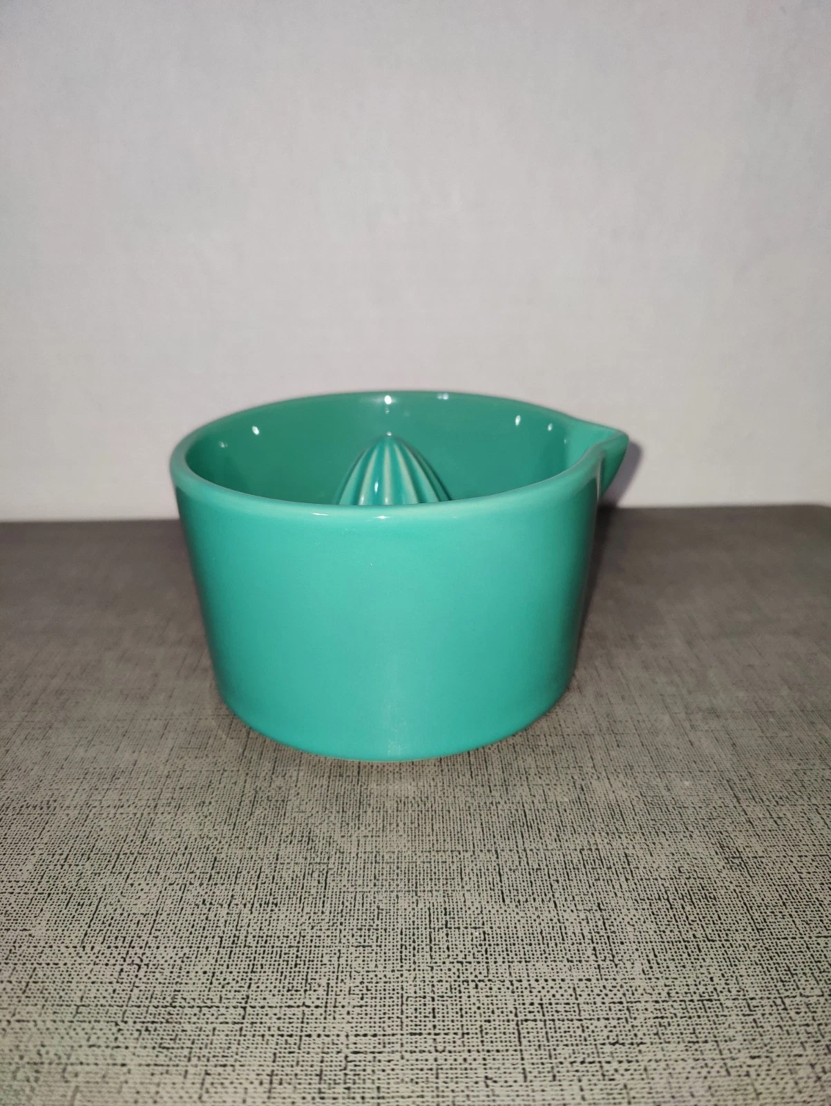 Large Ceramic Pottery Citrus / Orange Juicer - Reamer w Spout. Mid Century