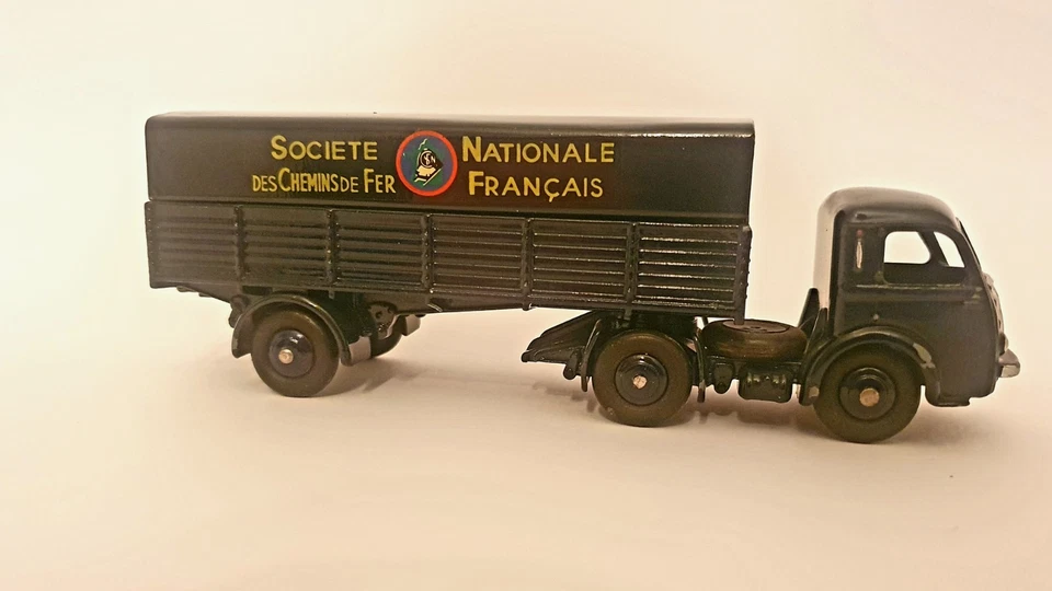 dinky toys 32AB Panhard semi-remorque de la Société Nationale des Chemins de Fer - Photo 3/4