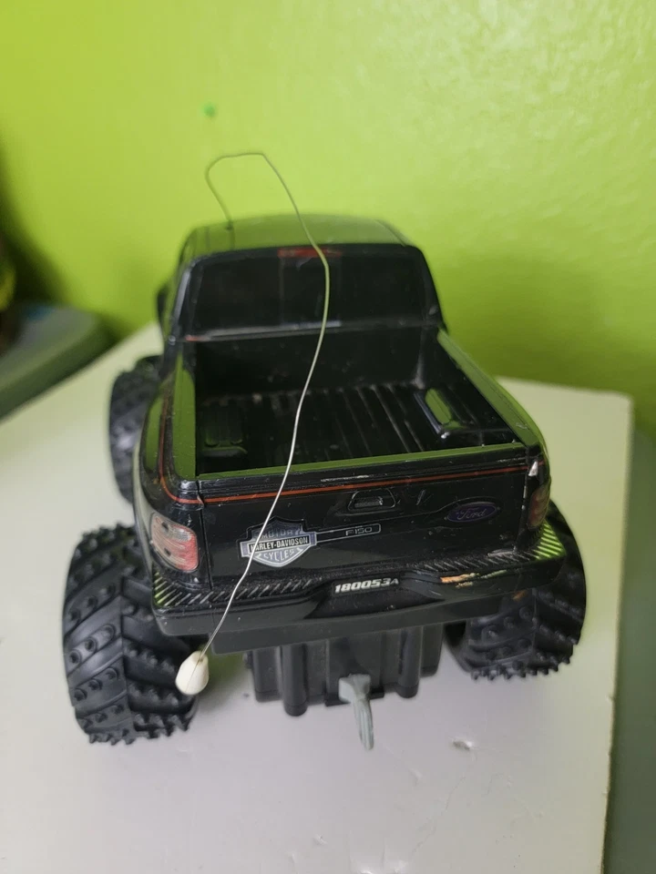 Camioneta pick-up Nikko R/C Harley Davidson Ford F-150 4,8 V 27 MHz sin control remoto Foto 3 de 4