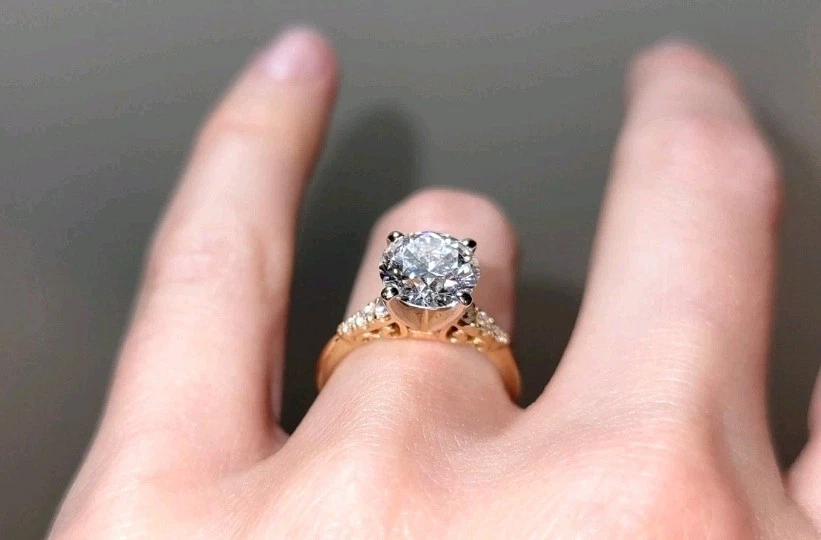 Anillo de compromiso catedral diamantes cultivados en laboratorio VVS1 E 1,79 quilates talla 4,75 Foto 2 de 4