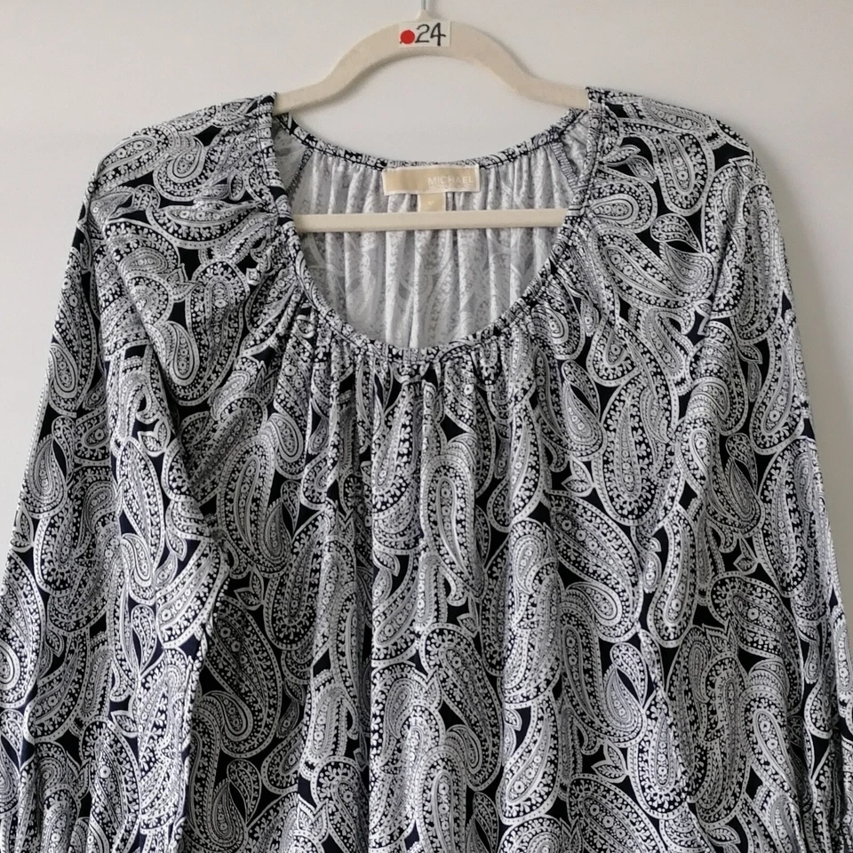 Blusa Top Michael Kors Para Mujer Blanca y Azul Marino Estampado Paisley Talla M Foto 3 de 4