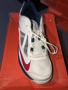 nike lunarlon cricket spikes