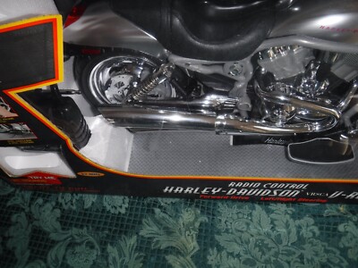 NEW BRIGHT HARLEY DAVIDSON R/C 9.6 V MOTORCYCLE 2003 NEW 24