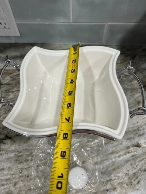 Godinger Silver Art White Wave Style Ceramic Baking Dish w/Wire Chafing Rack - Image 3 of 4