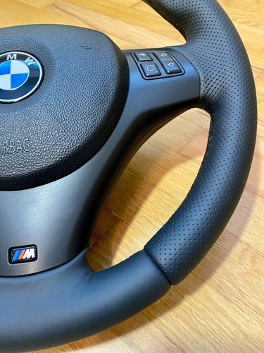 Volante deportivo BMW M E90 E91 E92 E93 NEGRO - Imagen 4 de 7