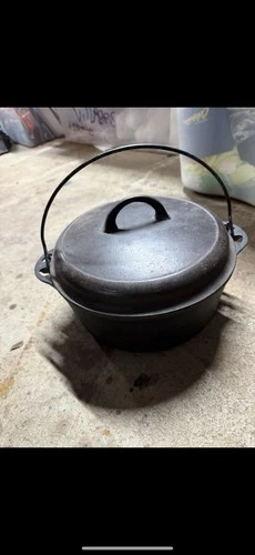 8 Inch Griswold Dutch Oven made between 192-1930, great collectible