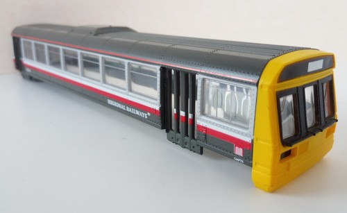 Hornby Calibre OO BR Clase 142 Pacer DMU Cuerpo GMPTE Ferrocarriles Regionales Gris 55719#2 | Zustand: Used