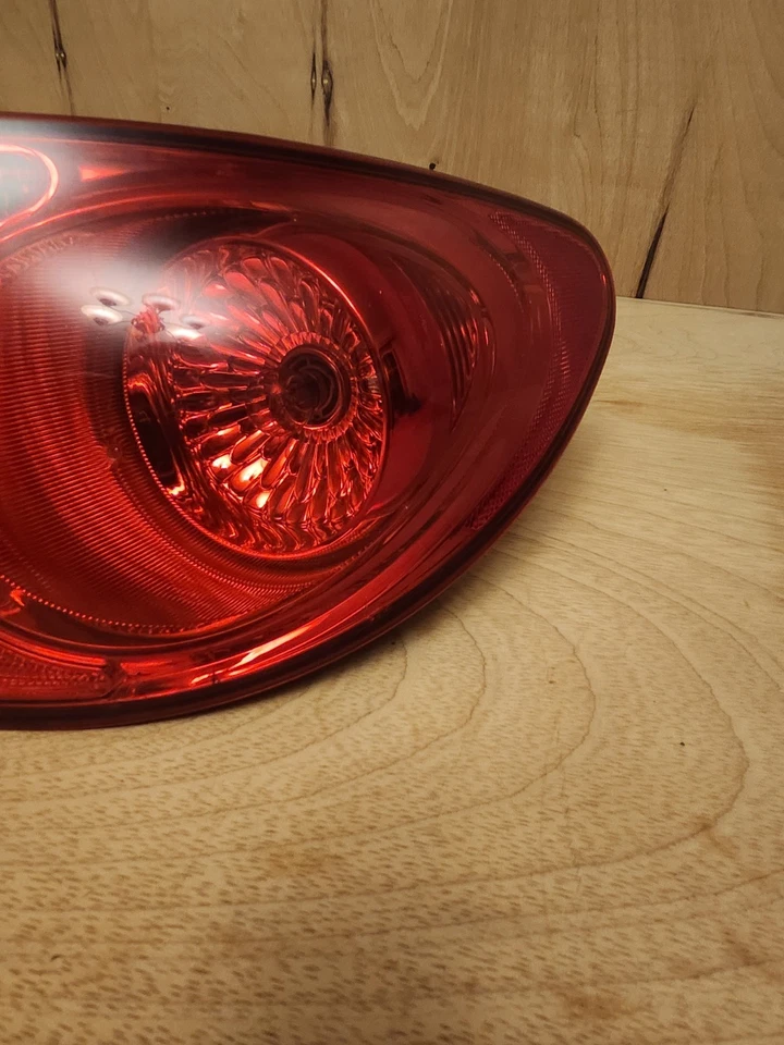 Luz trasera para pasajero derecho Hyundai Elantra 2007-2010 probada por fabricante original  Foto 2 de 4