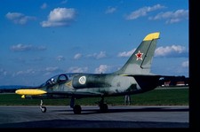 BF423 ORIGINAL K64 AIRCRAFT SLIDE: Russian AF Aero L-39 Albatros 19 yellow