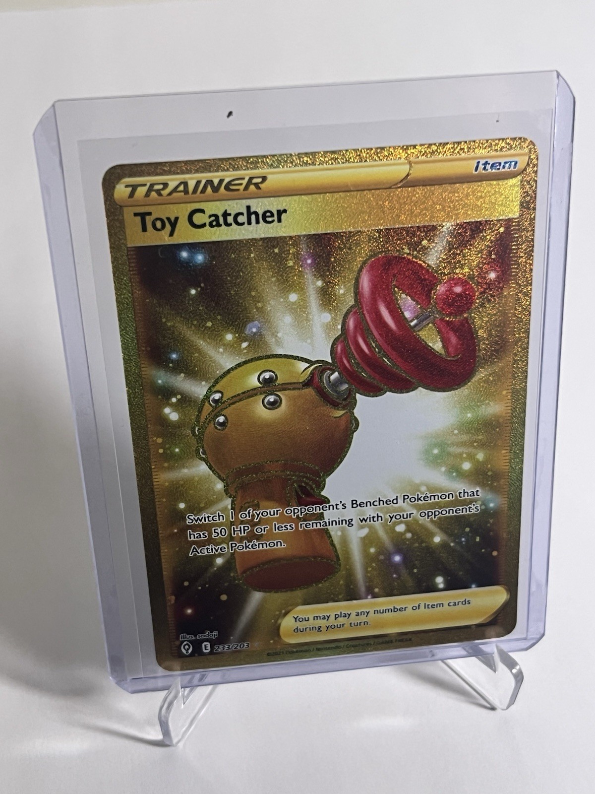 Pokemon Trainer Toy Catcher Secret Rare Card 233/203SWSH07: Evolving Skies Holo