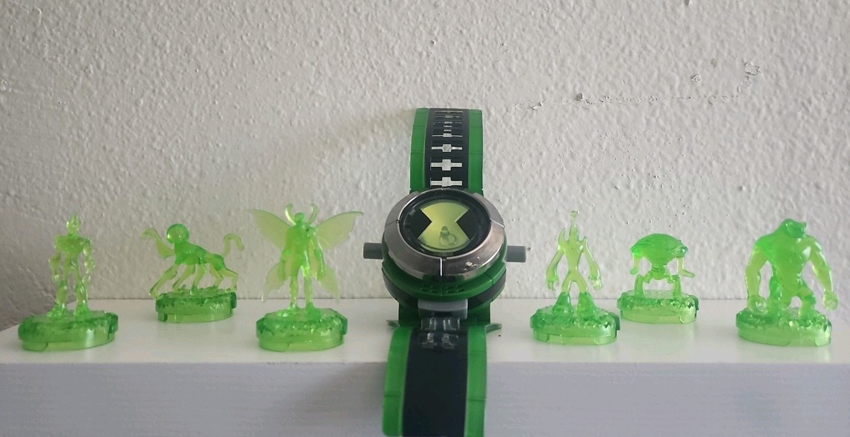 Ben 10 Alien Force Omnitrix Hero Collection Crystal Green Figures