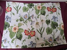 Floral print standard size pillow sham.
