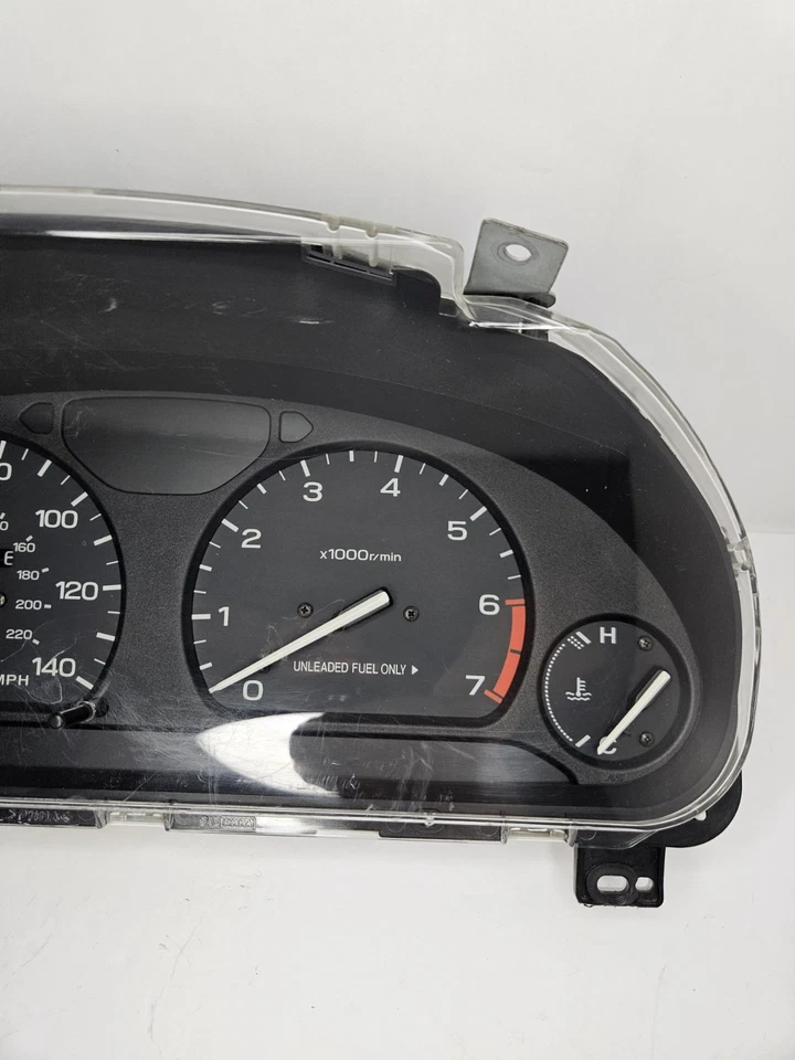 Conjunto de velocímetro Subaru Legacy 1996 sedán 288.016 millas OEM Foto 3 de 4