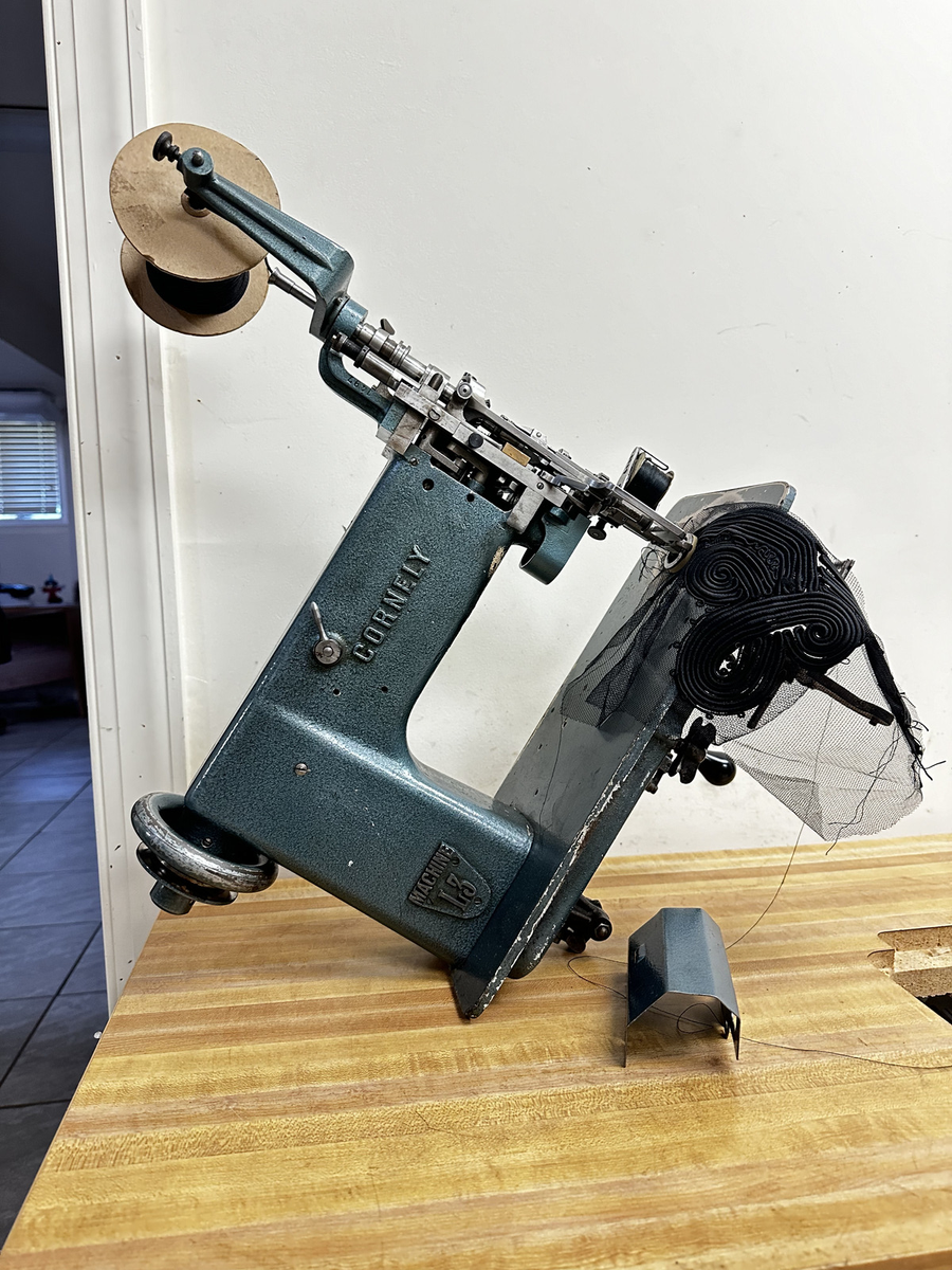 アンティーク　ミシン　Cornely FBN 鑑賞用 Cornely Embroidery Machines: FBN, FB, A3, B5, 148. See Description