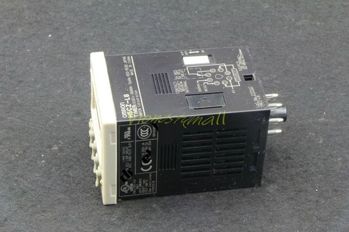 1PCS Omron Timer H5CZ-L8 100-240VAC New-