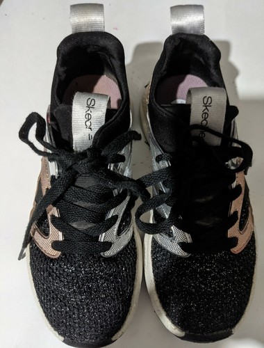 Zapatos Atléticos Sketchers Niñas Negros Brillantes Talla 12 - Imagen 1 de 4