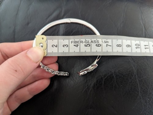 SWAROVSKI Swan Lake Sparkling Crystals Bangle, Bracelet Silver Size M - Picture 4 of 6