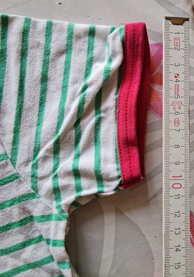 T-Shirt Toby Tiger Größe 5-6 116cm, weiß mit grünen Strichen und roten Abschlüss - Bild 3 von 4