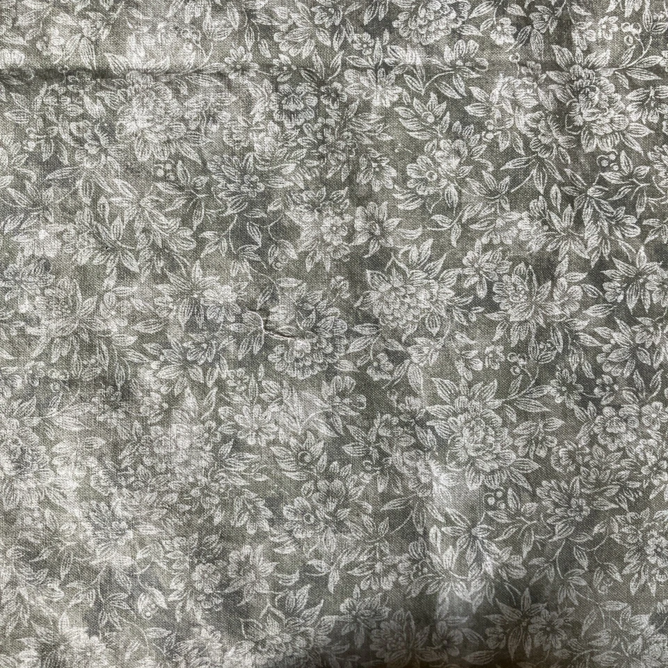 Vtg Sewing Fabric Concord Calico light olive Green floral Tone on Tone 1/2 yard - Image 4 of 4