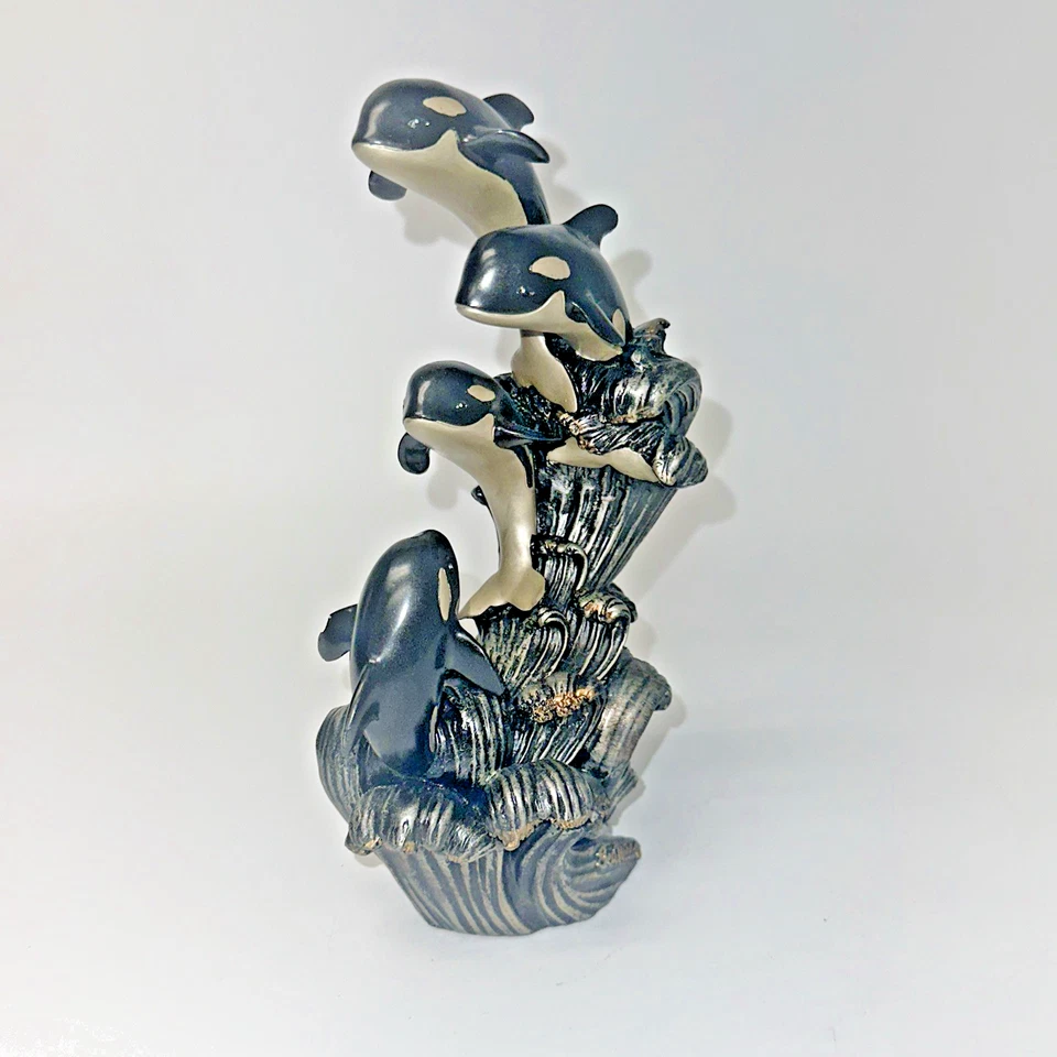 VTG Rare HTF Seaworld 4 Orca Shamu Killer Whale Pod Table Top Sculpture, Resin - Image 3 of 4