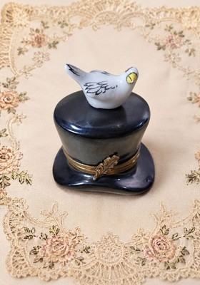 Limoges CHAMART TOP HAT Black Porcelain Trinket Hinged Box France Peint Main