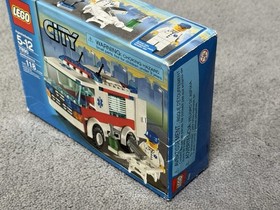 LEGO CITY: Ambulance (7890) Pre-owned. 100% Complete, Excellent Conditions