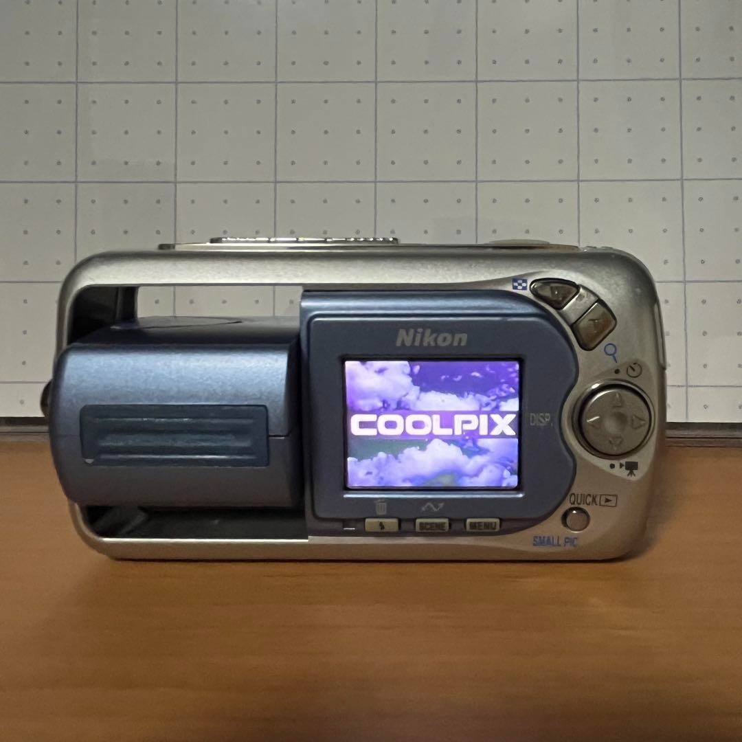 Nikon COOLPIX 2500 2.0MP Digital Camera - Silver for sale online