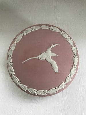 WEDGWOOD ROSA JASPERWARE WEISSSCHWANZ TROPISCHER VOGEL DESIGN SCHMUCKKÄSTCHEN