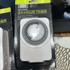 Living Solutions Dual Outlet 24 Hour Timer NEW 2