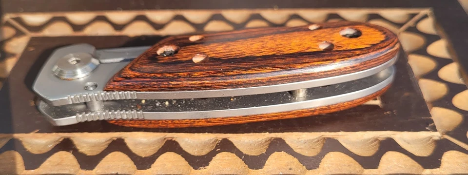 Navaja de bolsillo MTech USA 440 acero diseño EE. UU. Foto 4 de 4