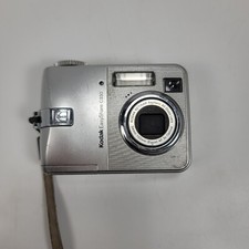 Kodak EasyShare C330 Digital Camera 34mm-102mm/3x Optical Zoom For Parts/repair