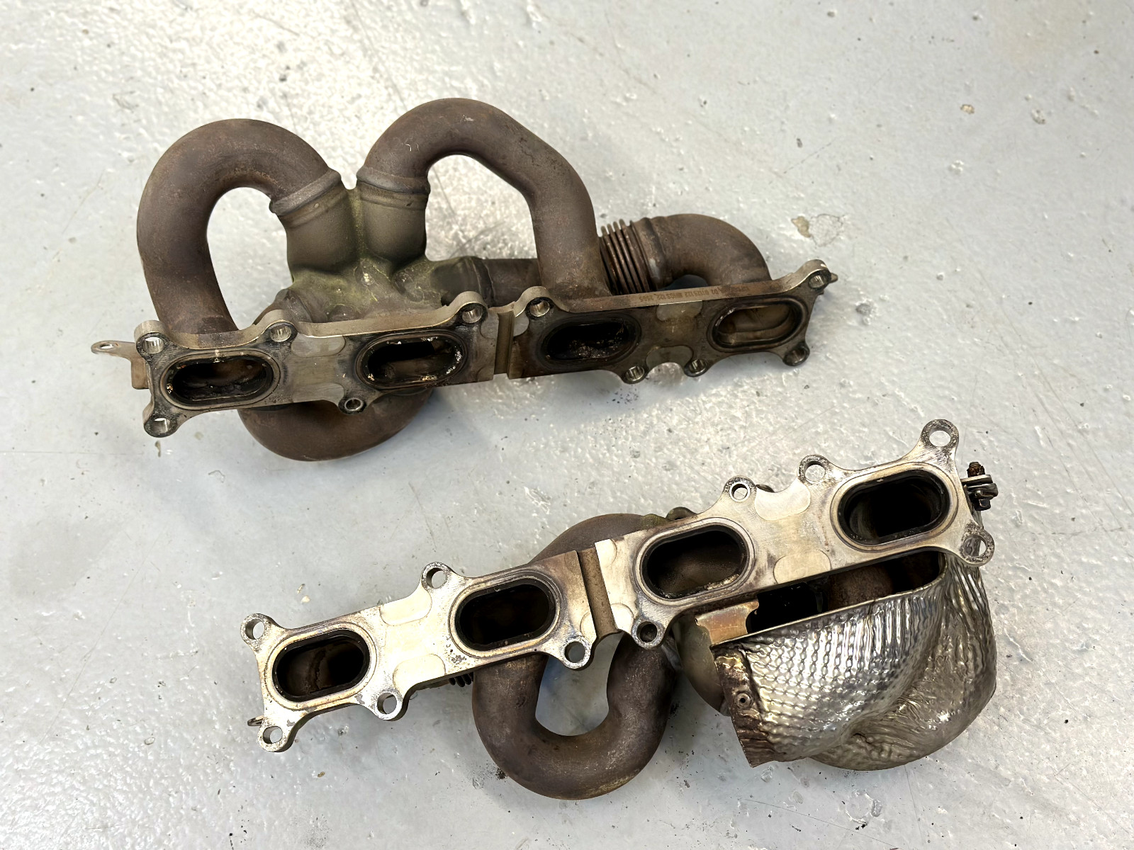 McLaren 570 Exhaust Manifold  SET Left+Right  OEM  10K used