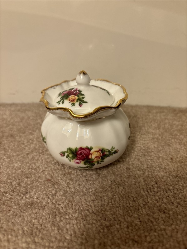 Royal Albert Old Country Roses DOROTHY BOX Drawstring Bag Trinket Jar w/ lid New