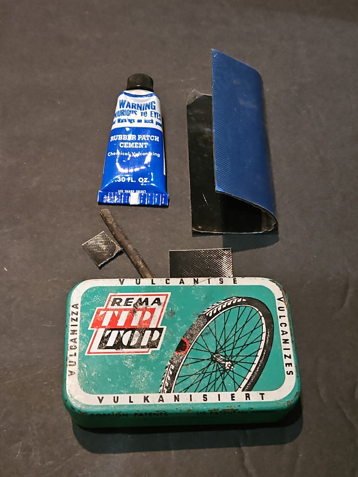 RARE VINTAGE REMA TIP TOP VULKANISIERT TIN BOX BICYCLE 🚲 REPAIR KIT W/CONTENTS 
