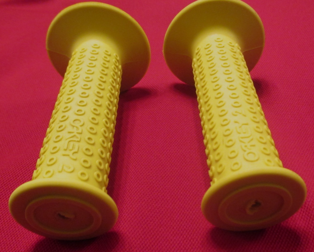 OAKLEY GRIPS 2 1978 GRIP ll RARE MOTOCROSS & BMX YELLOW NEW TIME