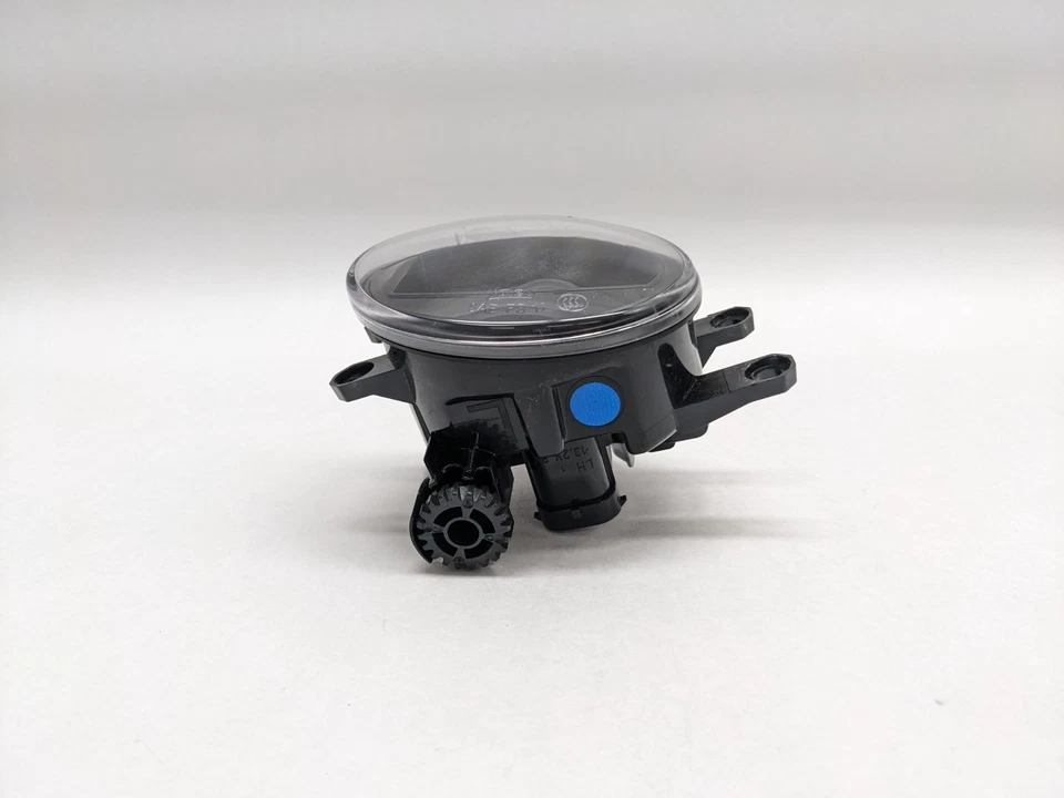 Противотуманная фара левая светодиодная для Toyota Tundra 2020–2021 годов - Изображение 3 из 4