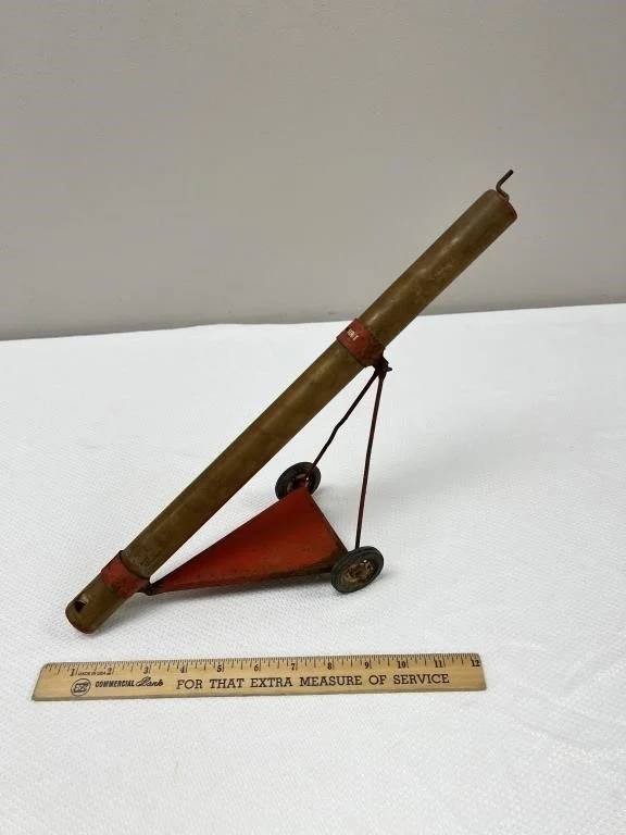 Vintage Toy Grain Elevator Wheels Red Triangular Base Tru-Scale