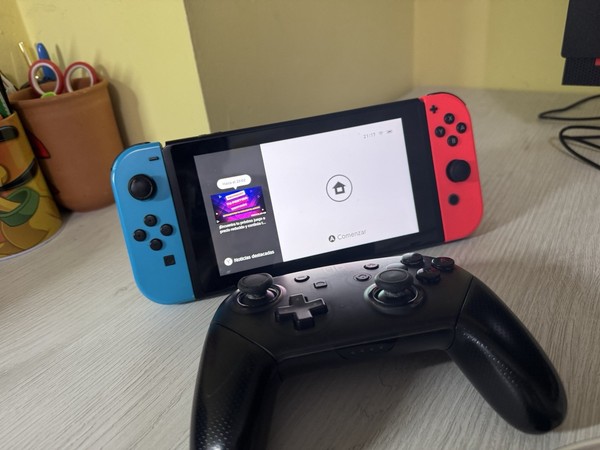 Nintendo Consola Switch - Azul/Rojo Neón