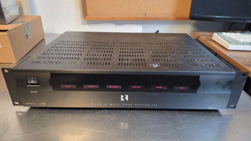 RUSSOUND Cav 6.6 6 Channel Audio/Video Controller TESTED - Image 3 of 4