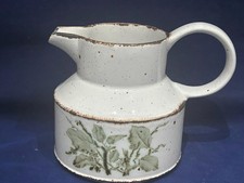 MIDWINTER GREEN LEAVES 1 1/2 PINT LARGER JUG  - EXCELLENT