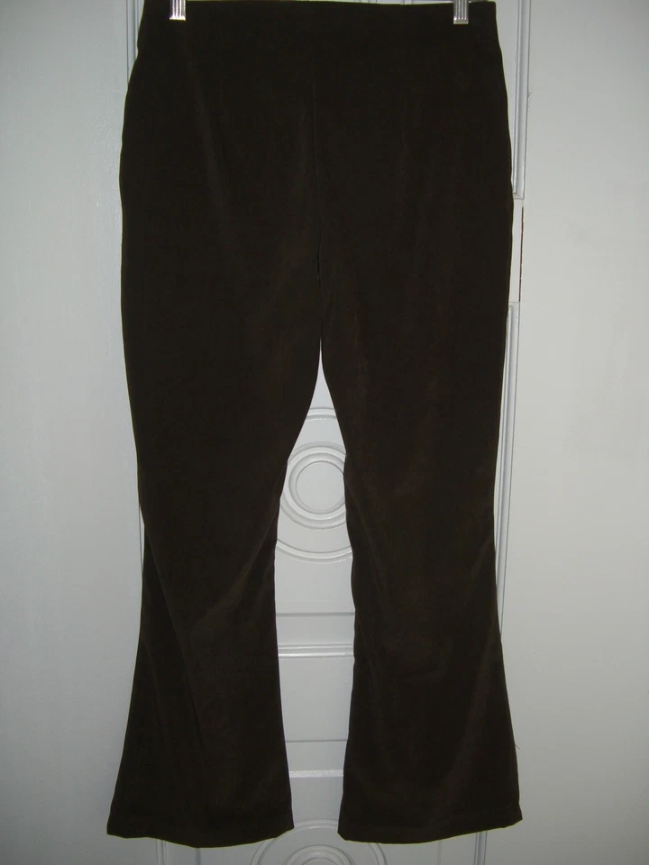 Pantalones informales de corte bota de poliéster elástico marrón insecto de moda para mujer (6P) Foto 3 de 4
